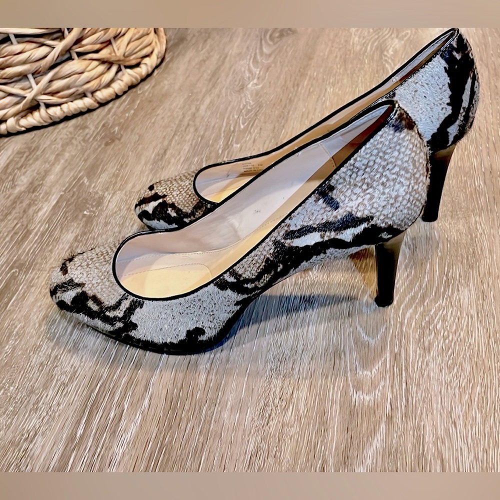 8M Womens beautiful cowhide heels. Top condition!